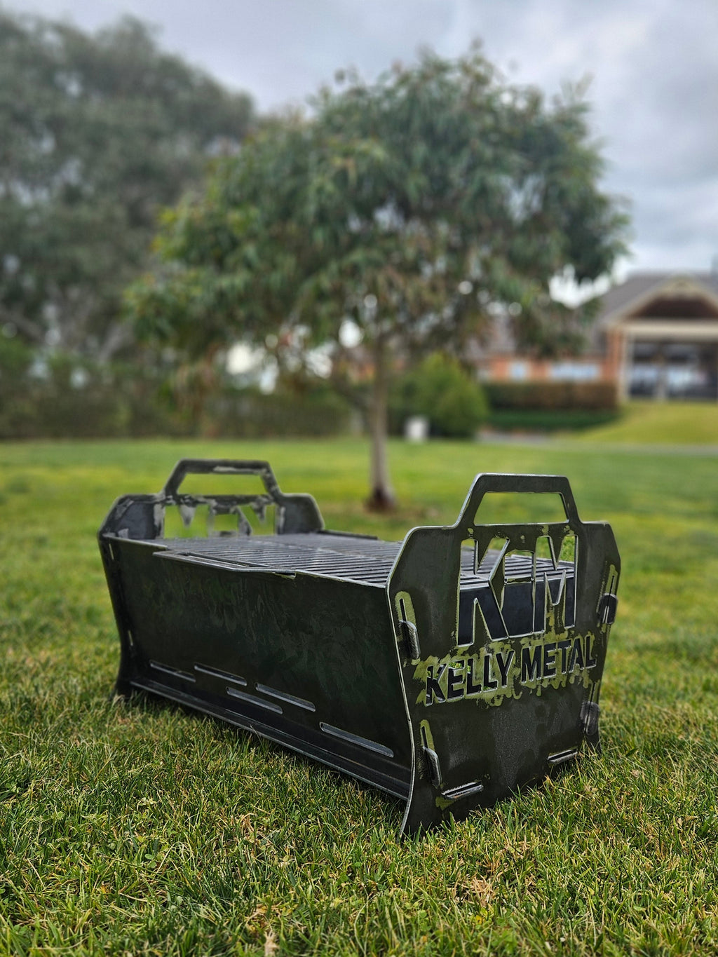 Kelly Metal TrailFire Fire Pit