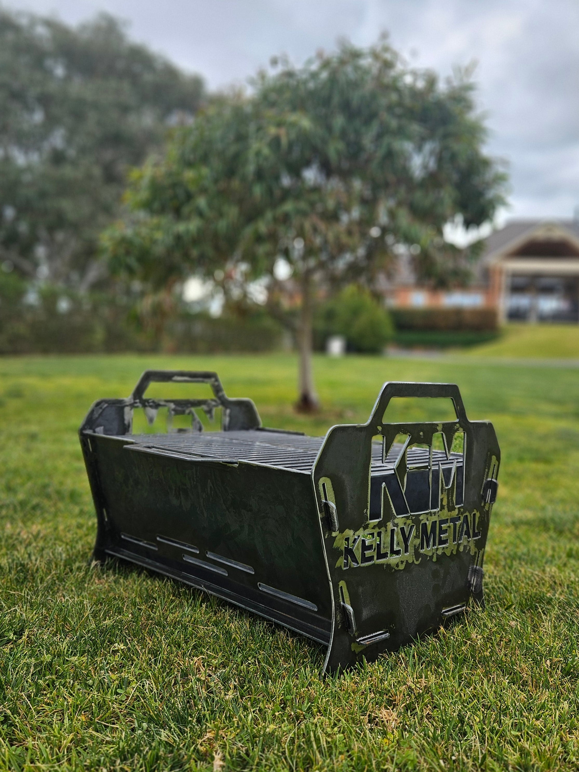 Kelly Metal TrailFire Fire Pit