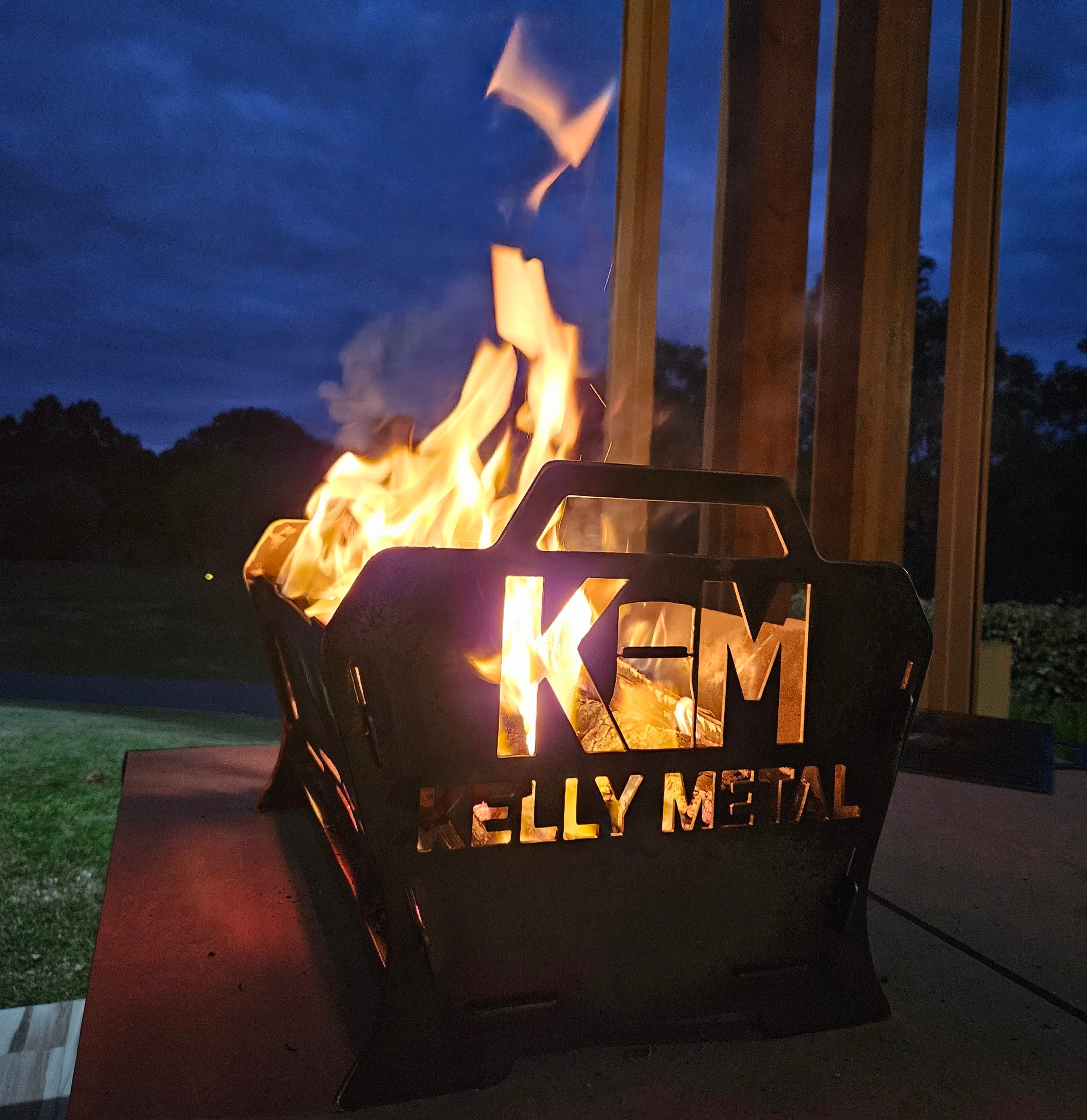 Kelly Metal TrailFire Fire Pit